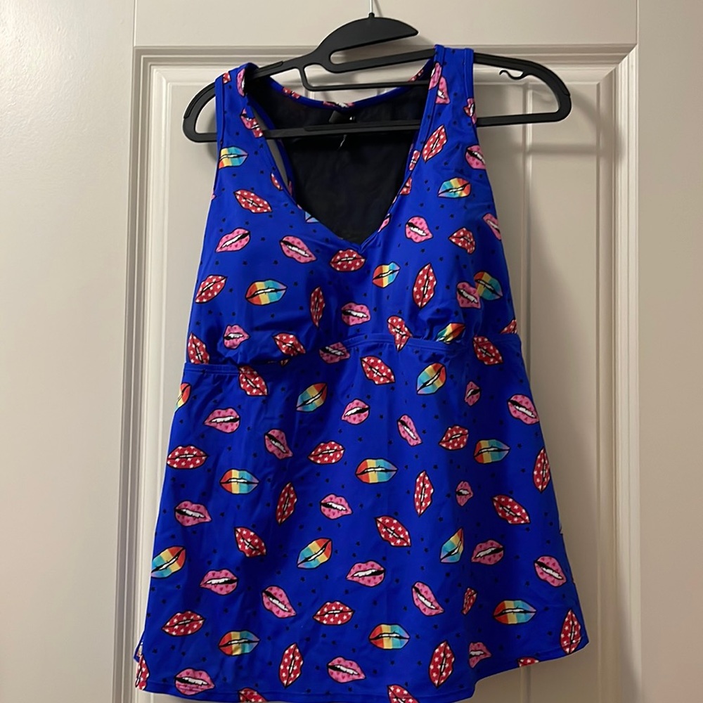 Torrid razorback, tankini top